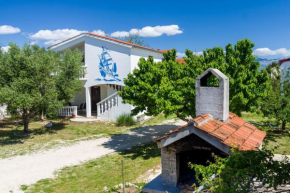Гостиница Apartments with a parking space Nin, Zadar - 5857  Нин